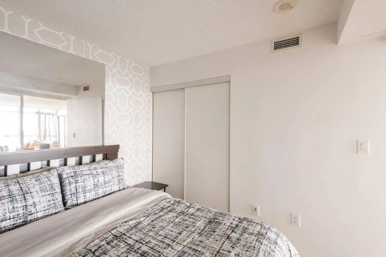Hotel Guestic At Fort York Toronto